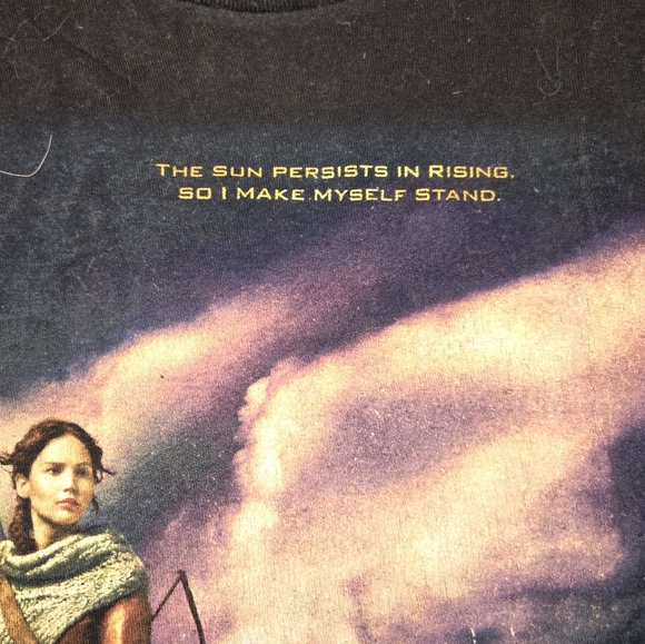 Hunger games catching fire shirt. - Picture 2 of 4